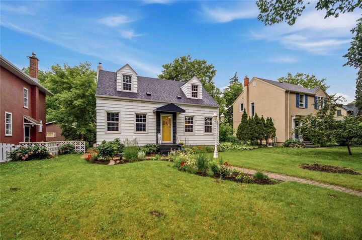 Property Photo: 105 Lawndale Avenue MB R2H 1S9
