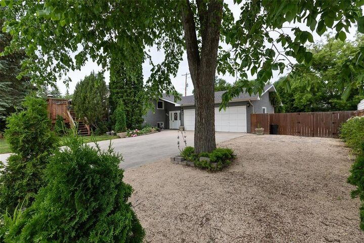 Property Photo:  356 Kroeker Avenue  MB R5G 0H2 
