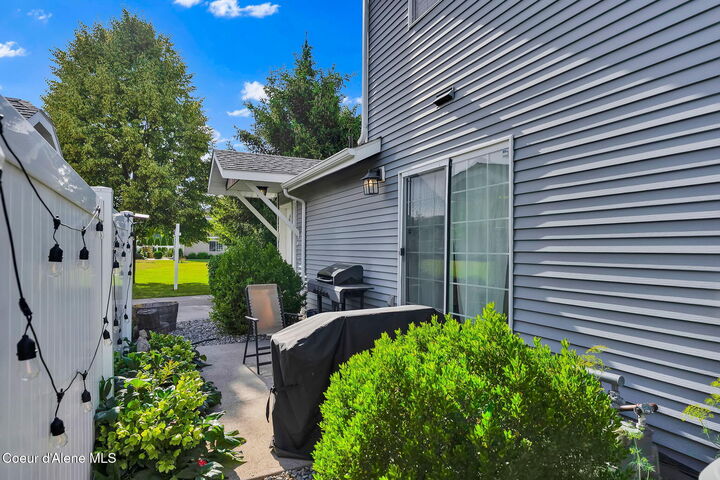 Property Photo:  1317 N Forsythia Cir  ID 83854 