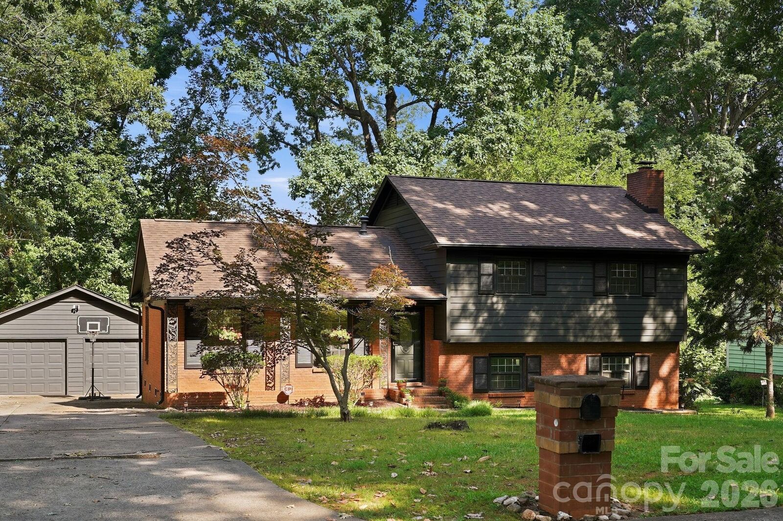 Property Photo: 4515 Easthaven Drive NC 28212