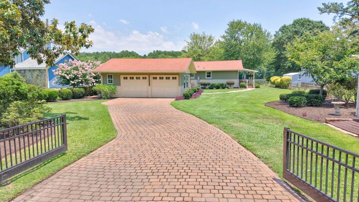 Property Photo: 1190 Gin Pond Drive SC 29148