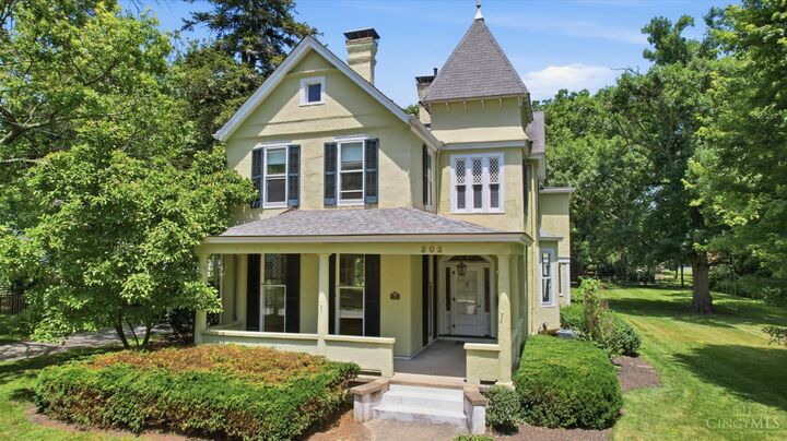 Property Photo: 302 Oxford Avenue OH 45174