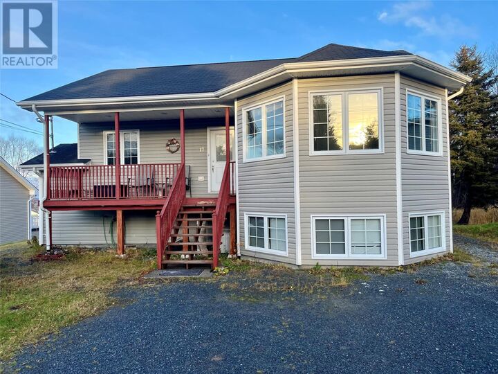 17 Hillview Avenue — photo 1
