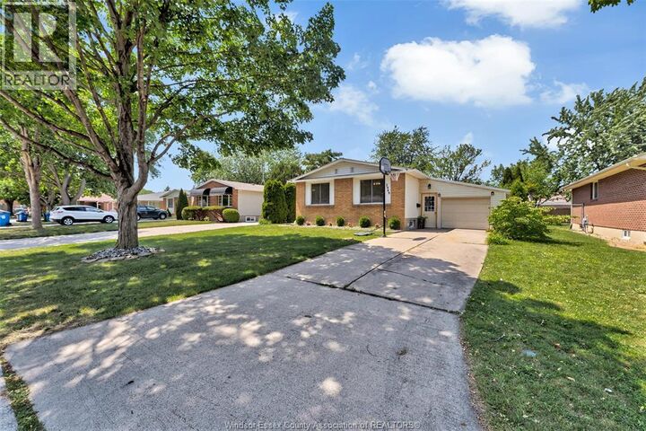 Property Photo:  2949 Brimley Drive  ON N8R 1L9 
