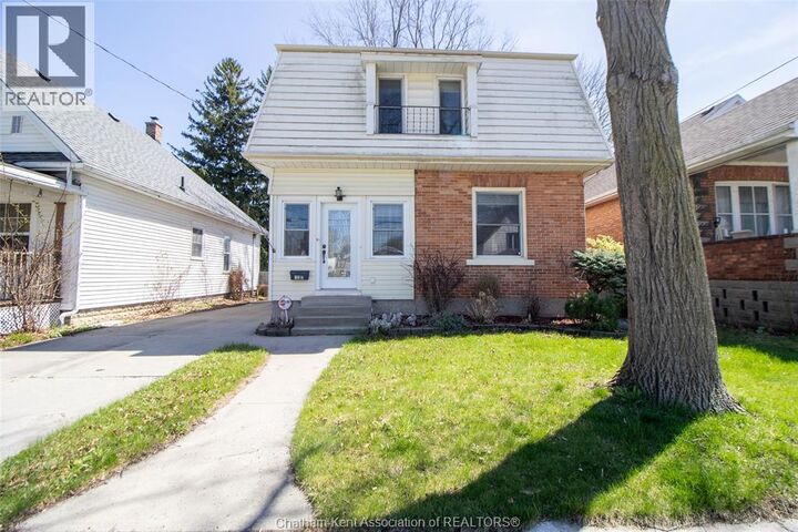 Property Photo:  132 Patteson Avenue  ON N7M 1T8 