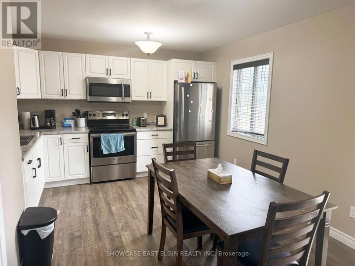 Property Photo:  50 South Street East 4  ON N5H 2B6 