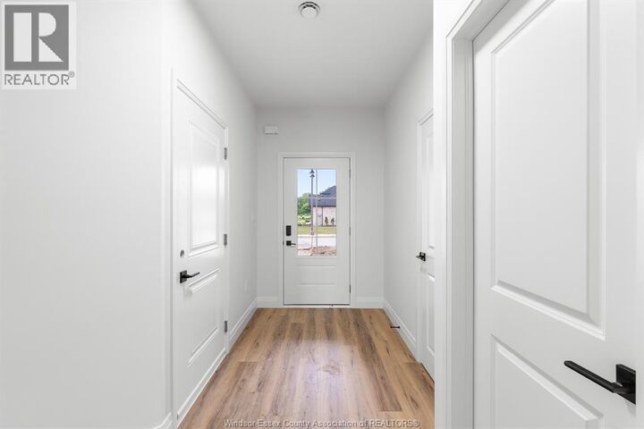 Property Photo:  154 McLellan Avenue A (Upper)  ON N9V 0H1 