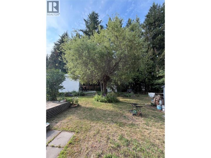 Property Photo:  5271 67 Avenue Northeast 76  BC V0E 1K0 