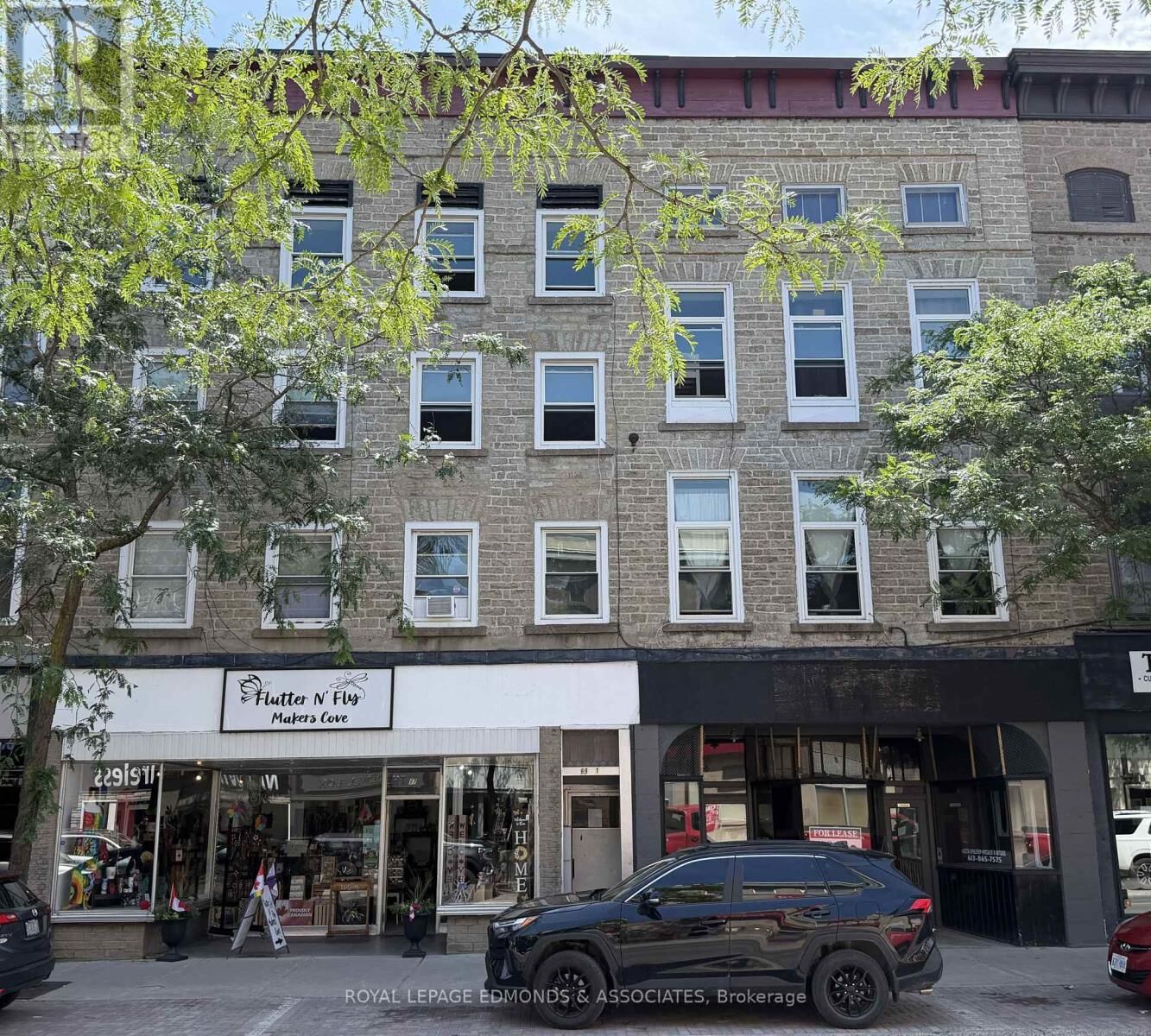 Property Photo:  87-93 King Street West  ON K6V 3R1 