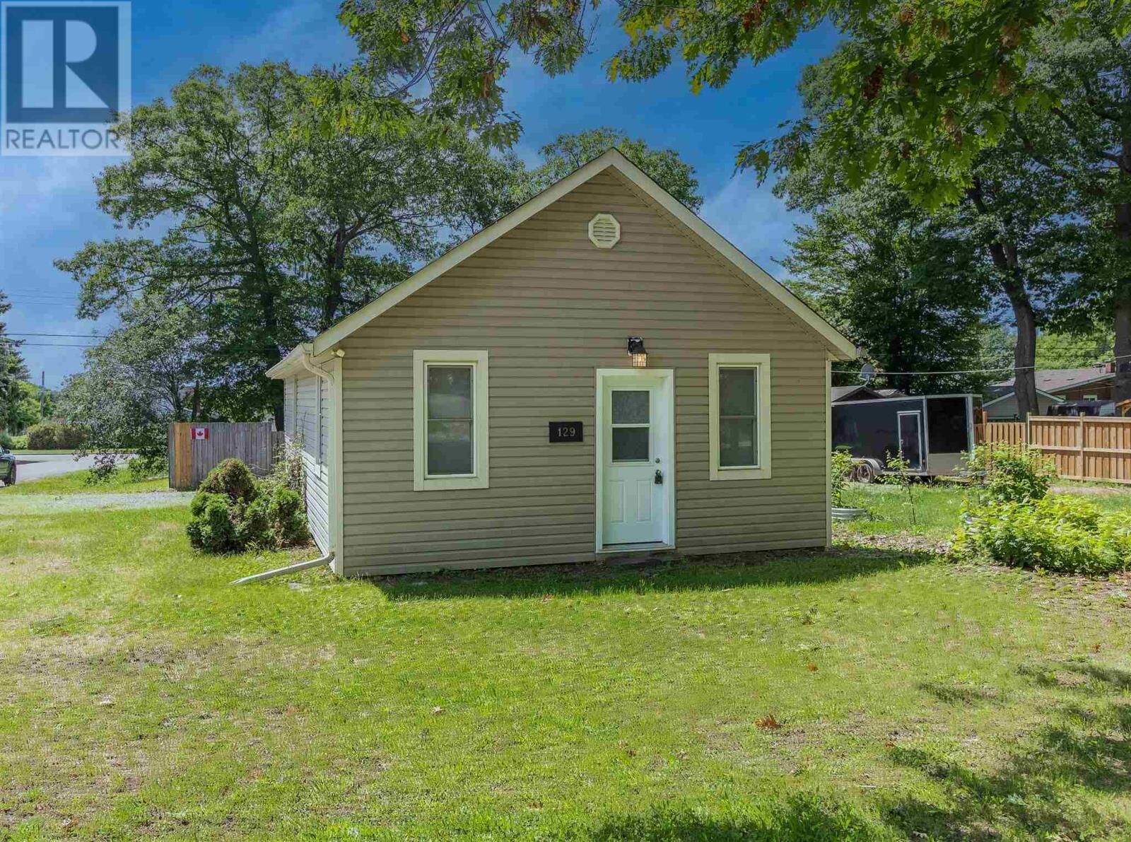 Property Photo:  129 Tilley Rd  ON P6B 3Y8 