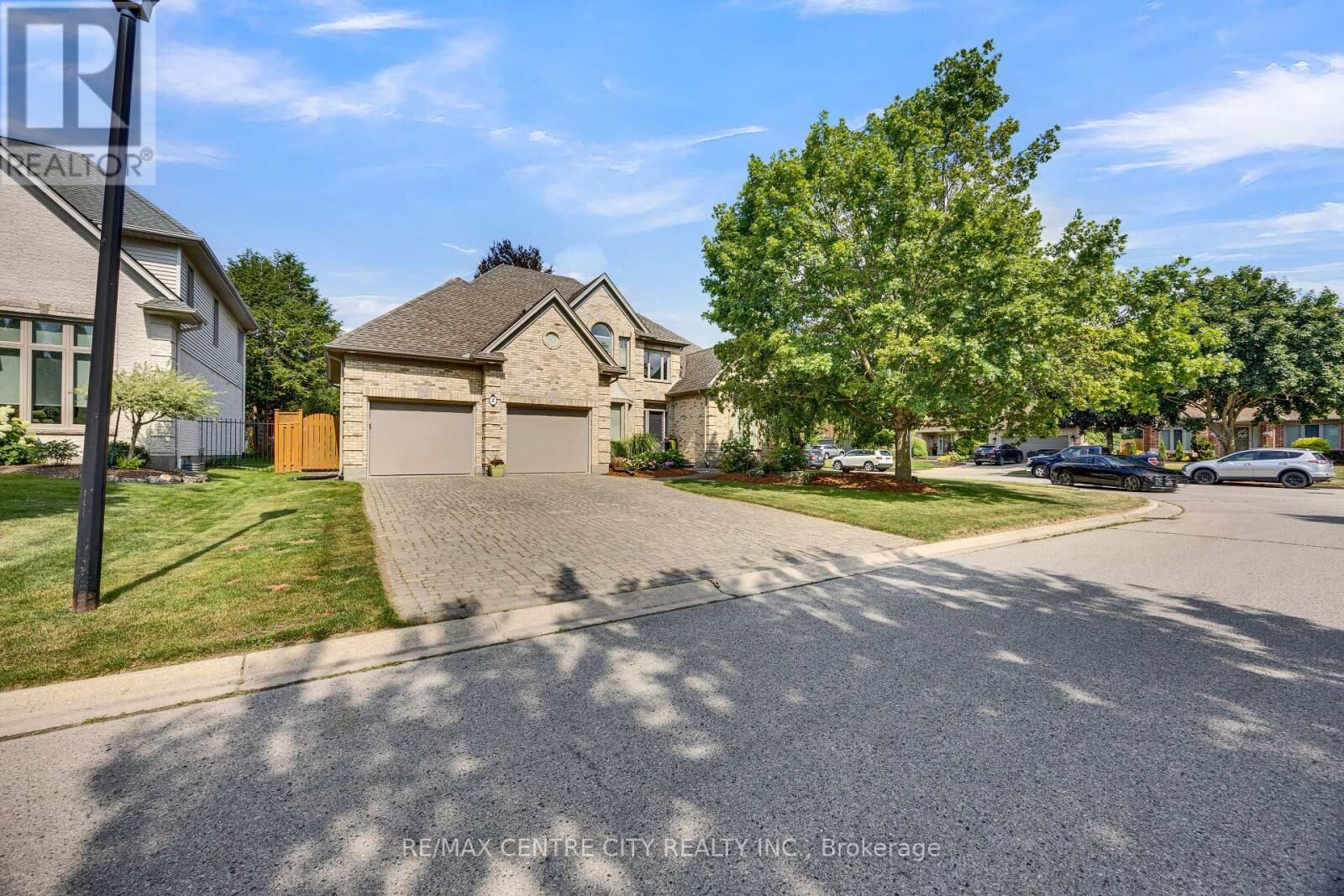 Property Photo:  2 Havenwood Way  ON N6H 5C2 