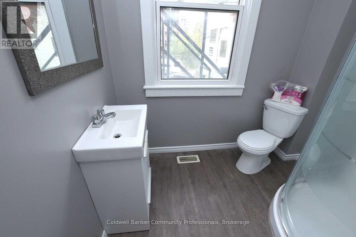 Property Photo:  78 George Street  ON L8P 1C9 