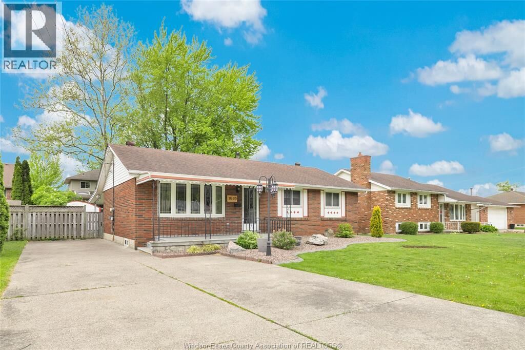 Property Photo:  1570 Laurier Drive  ON N9J 1N5 