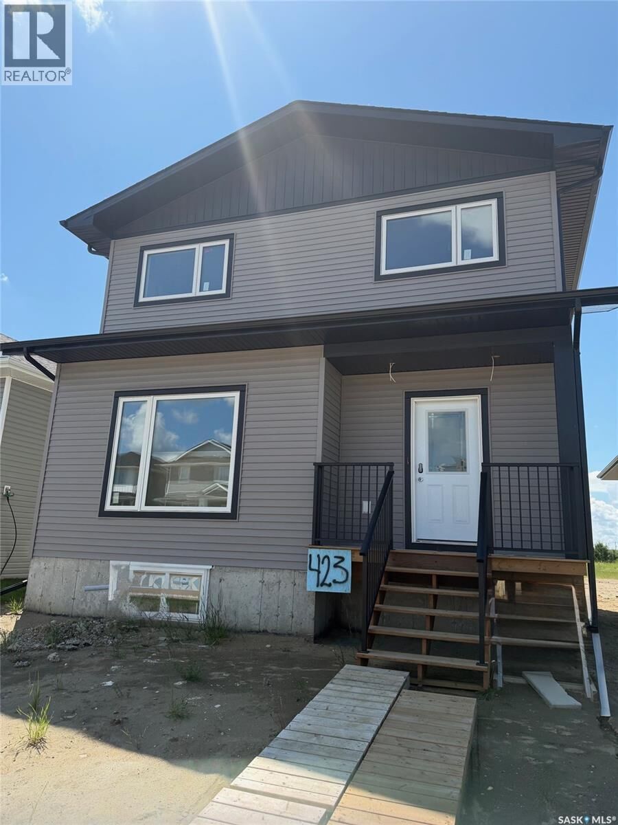 Property Photo: 423 Eldorado Street SK S0K 4S3