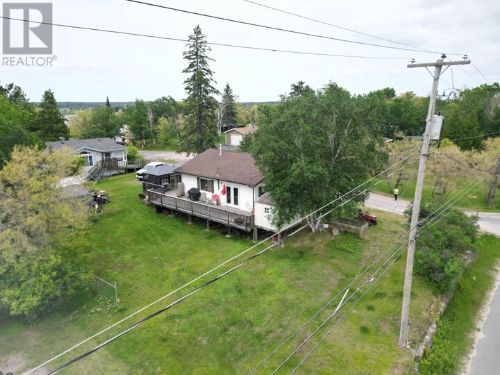 Property Photo: 528 Lake St ON P0X 1C0