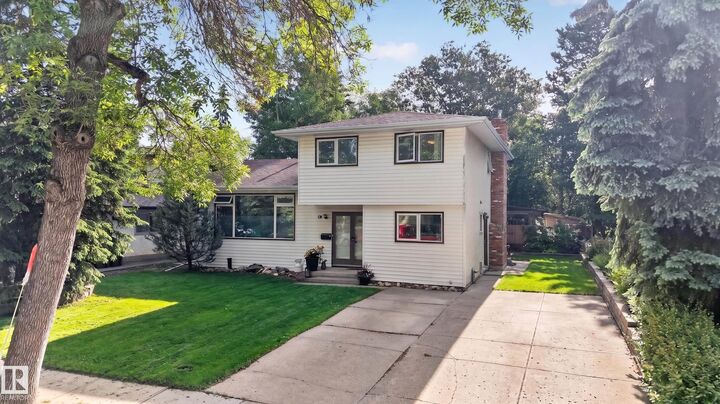 Property Photo:  59 Fair Oaks Drive  AB T8N 1P9 