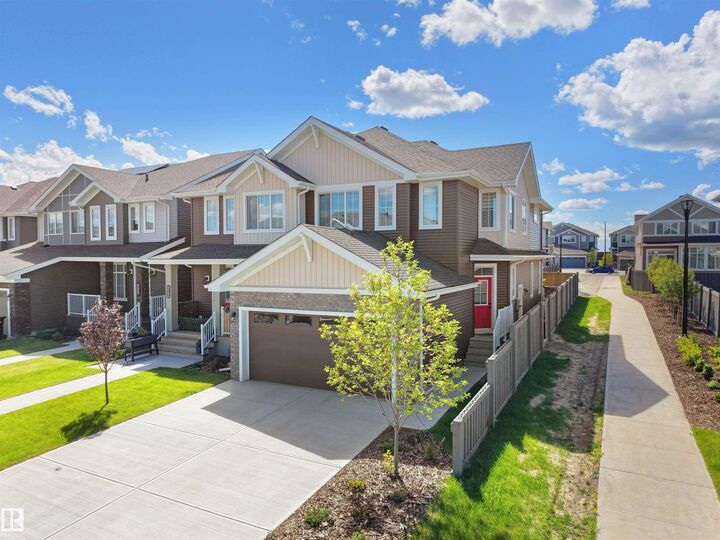 Property Photo:  3332 168 Street SW  AB T6W 5M2 