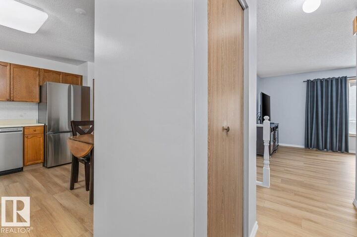 Property Photo:  219 Knottwood Road NW  AB T6K 4B9 