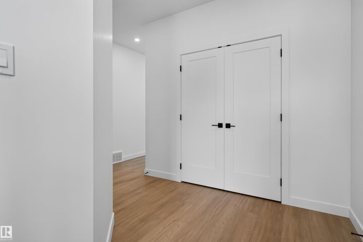 Photo de la propriété: 1866 Eaton Wynd NW AB T6M 3R3