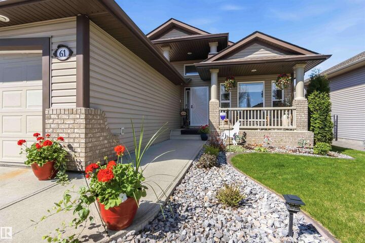 Property Photo: 61 Linkside Blvd AB T7X 4A6