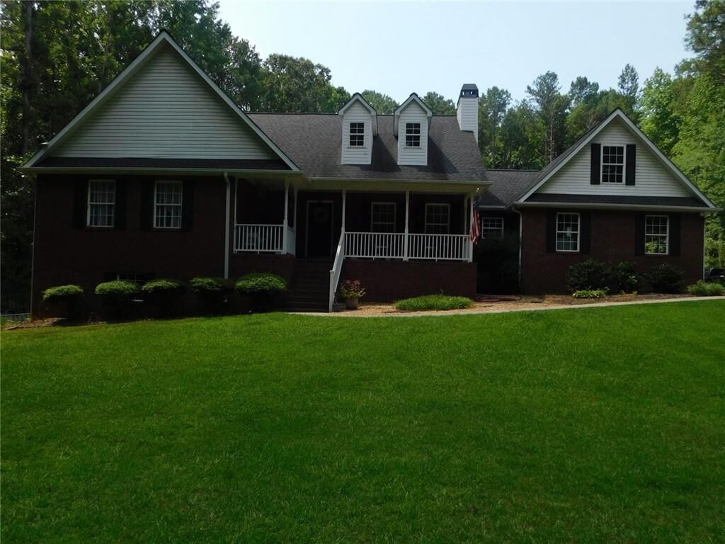 Property Photo: 758 Hemphill Road GA 30281