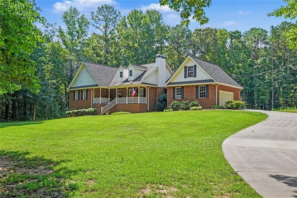 Property Photo: 758 Hemphill Road GA 30281