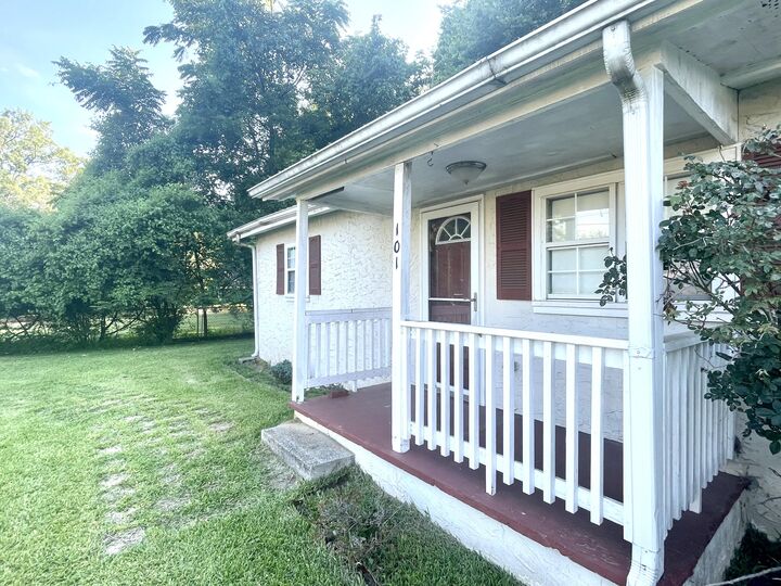 Property Photo:  101 Shaw Street N  GA 30728 