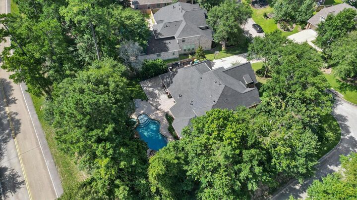 Property Photo: 46 Goldwood Place TX 77382