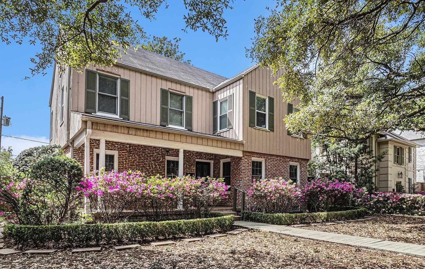 Property Photo:  2005 Wroxton Road  TX 77005 