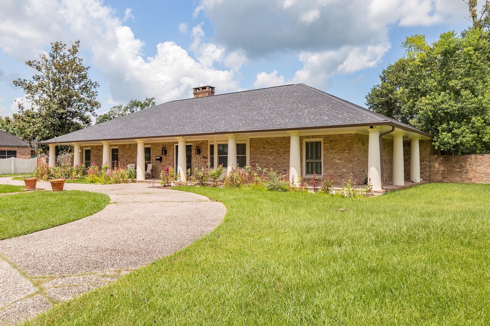 Property Photo:  1005 Oak Drive  TX 77575 
