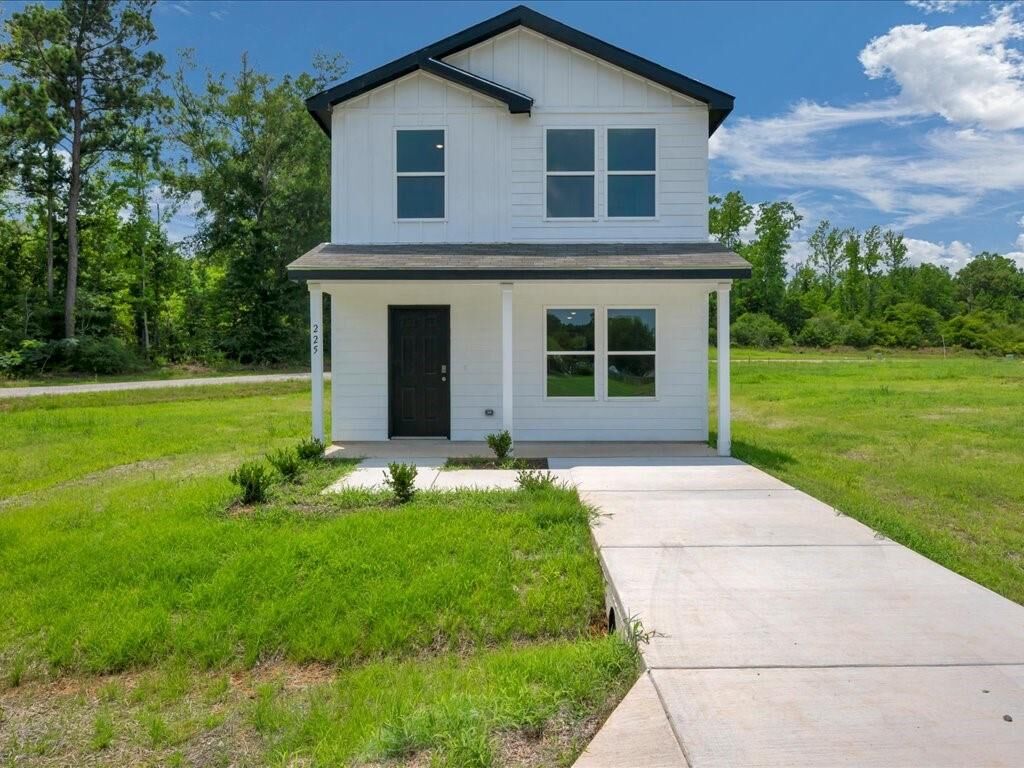 Property Photo:  225 Dana Drive  TX 75901 