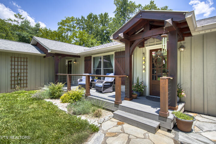 Property Photo: 8851 Gammon Way TN 37922