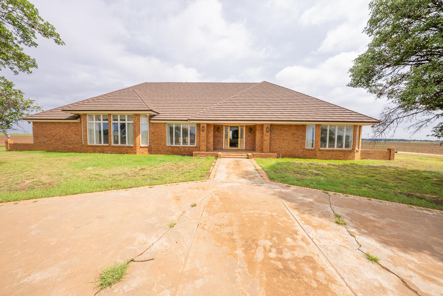 Property Photo:  2210 W Division Street  TX 79364 