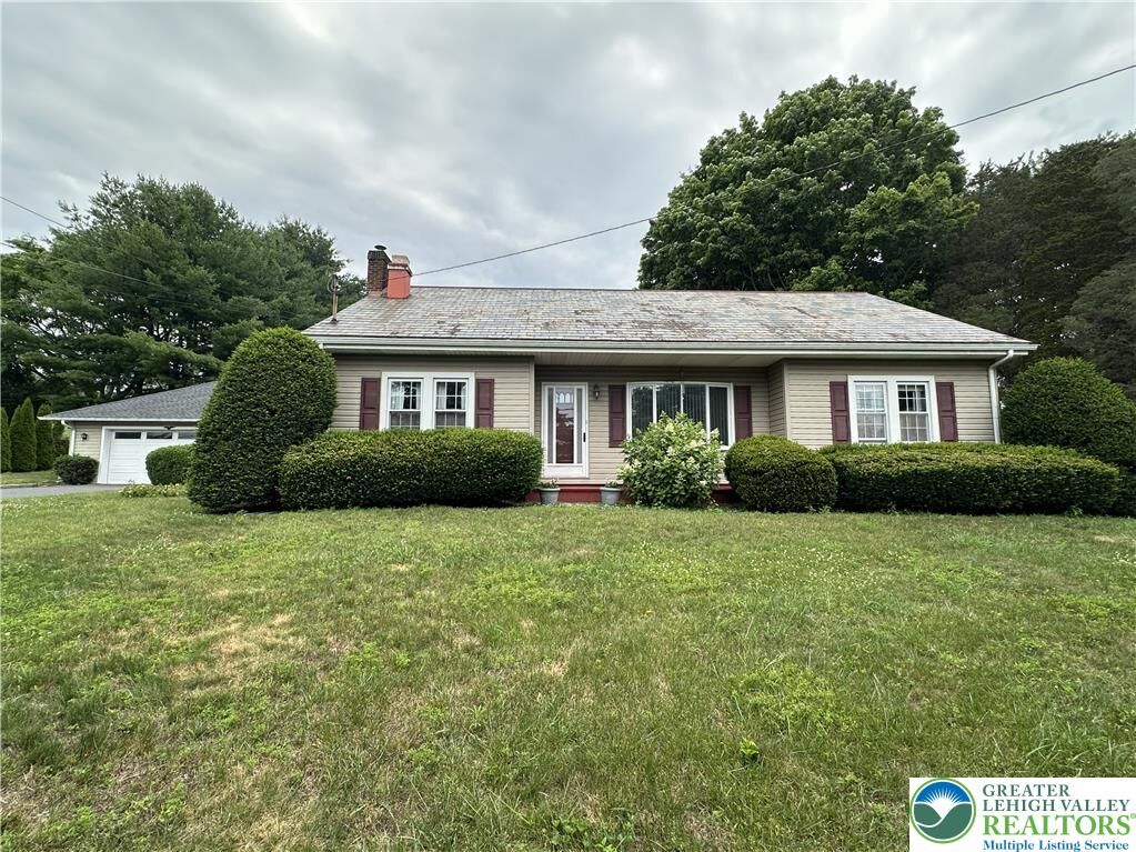 Property Photo: 556 Walnut Drive PA 18067