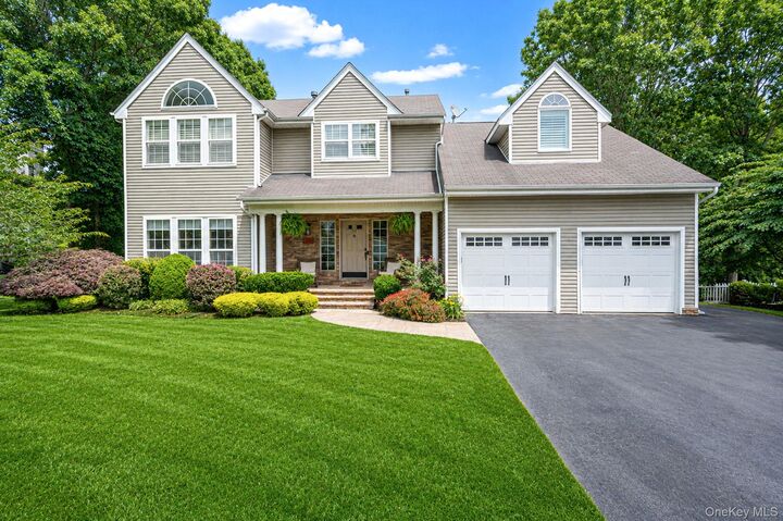 Property Photo:  20 Hancock Court  NY 11720 