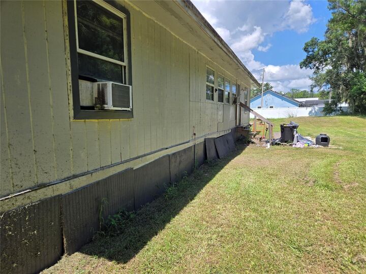 Property Photo:  1981 N County Road 426  FL 32765 