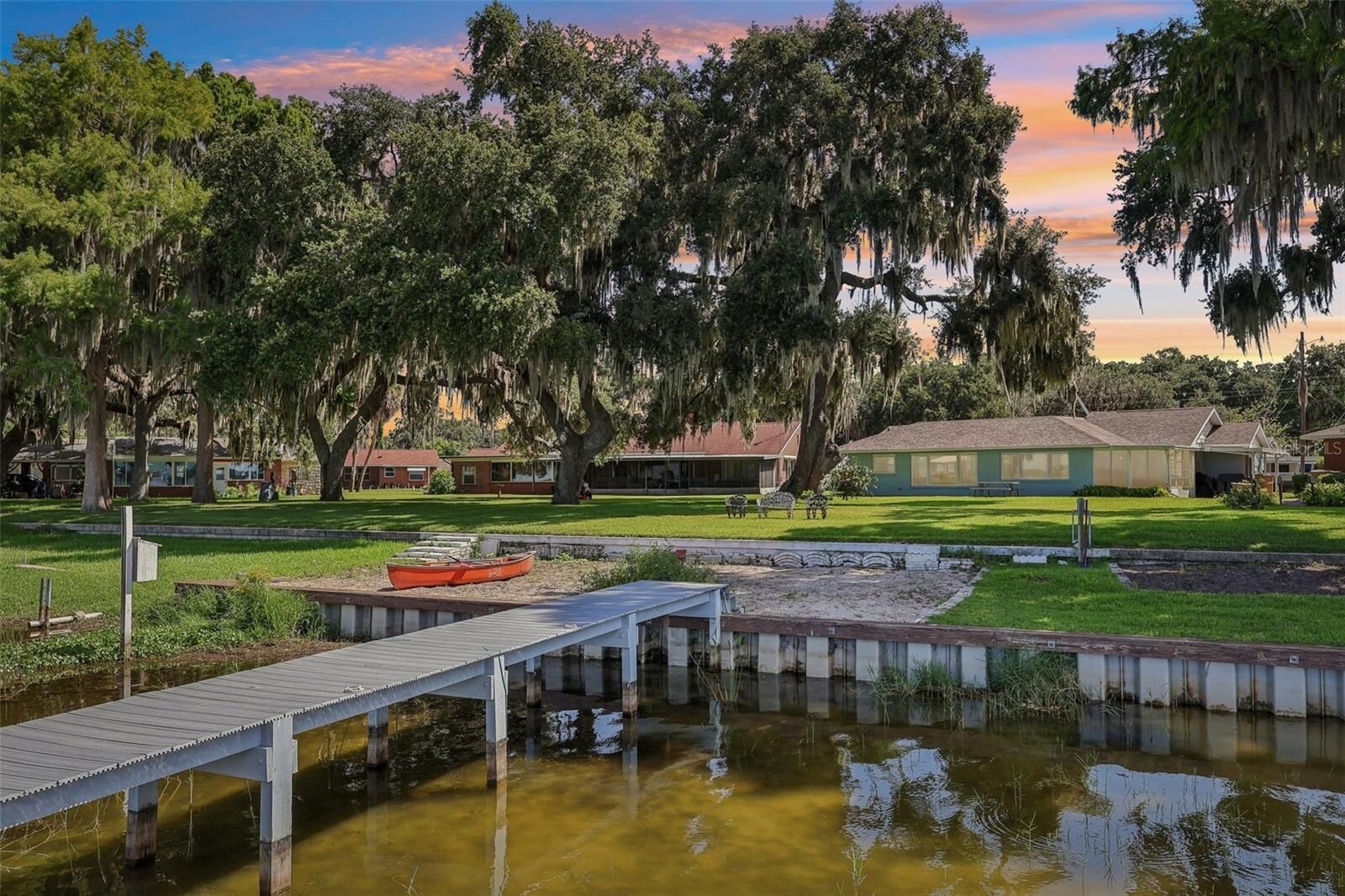 Property Photo:  31929 Elizabeth Lane  FL 32778 