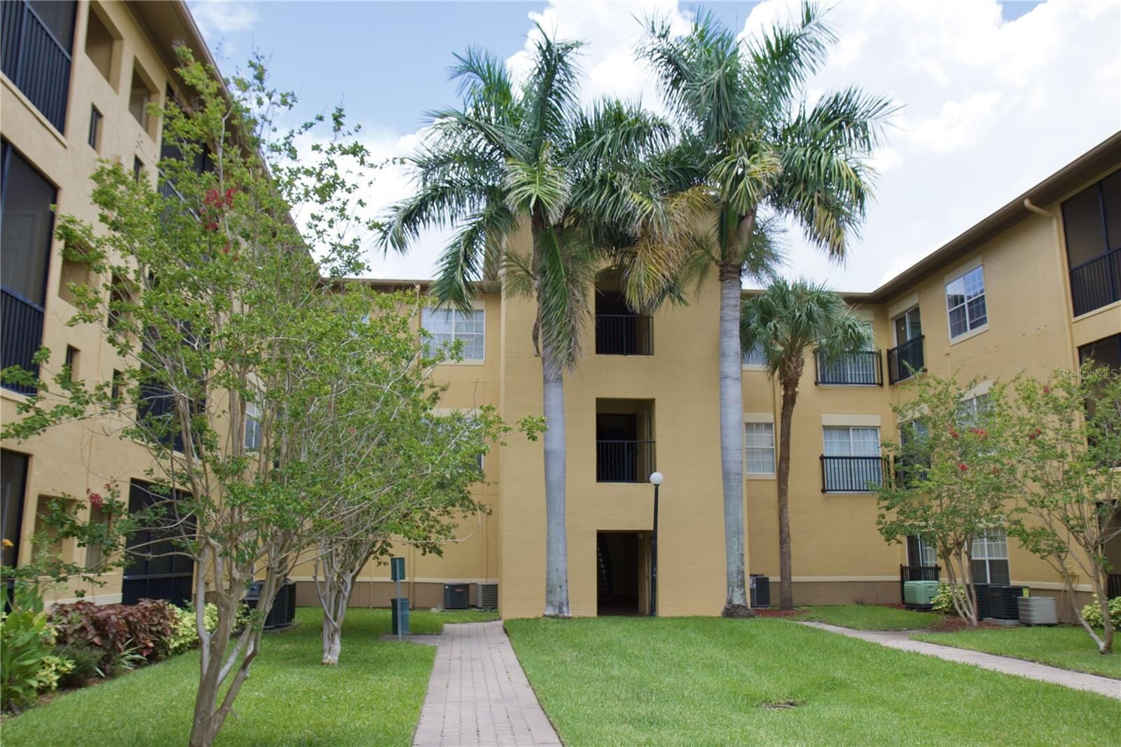 Property Photo: 4323 Bayside Village Drive 306 FL 33615