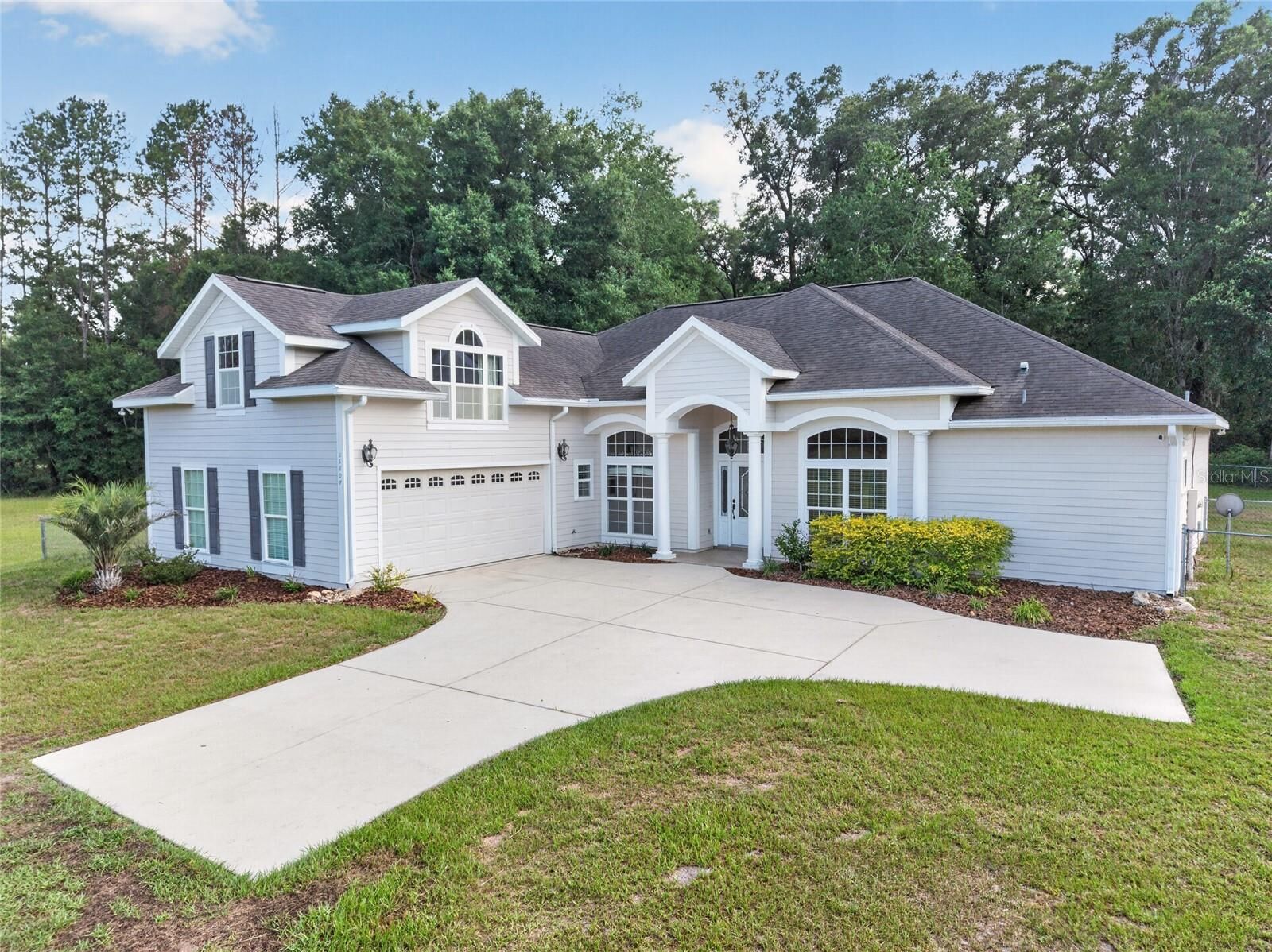 Property Photo:  26807 SW 20th Place  FL 32669 