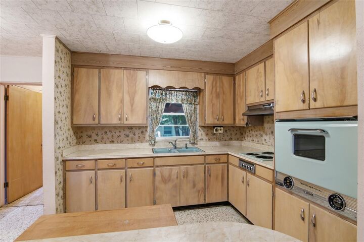 Property Photo:  461 Sheldon Place  FL 34711 
