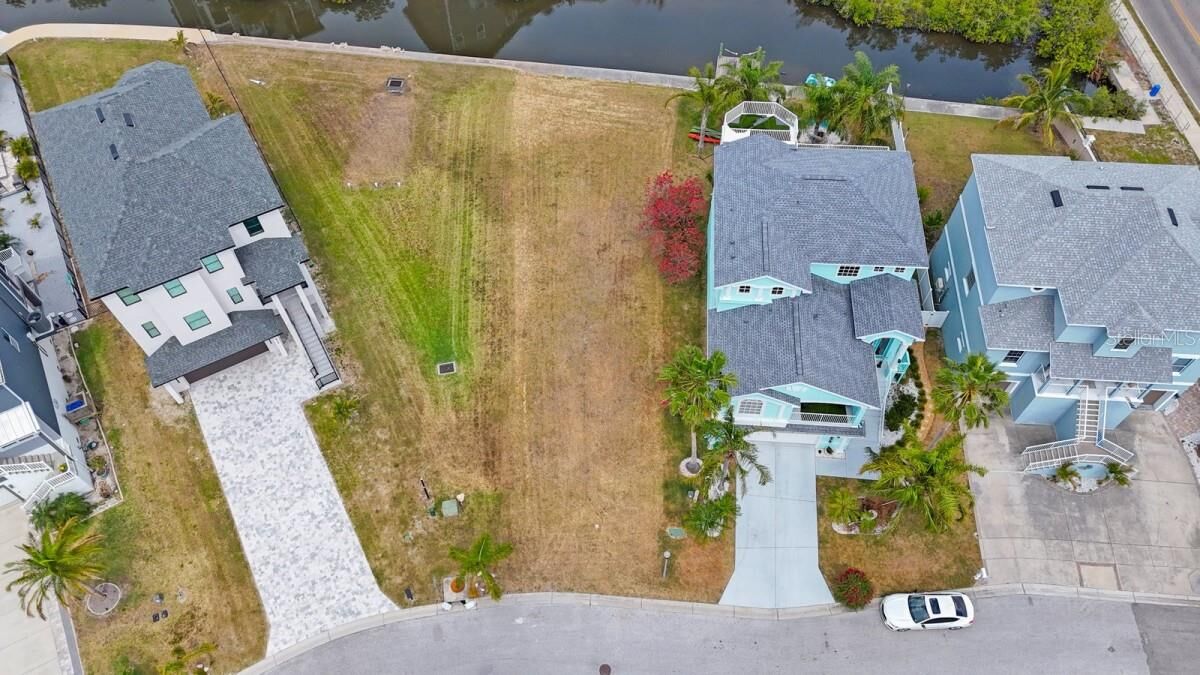 Property Photo:  5709 Egrets Place  FL 34652 