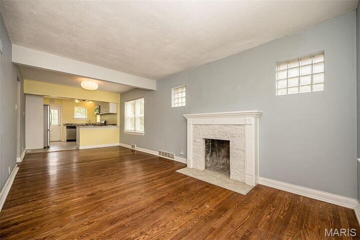 Property Photo: 1510 Collins Avenue MO 63117