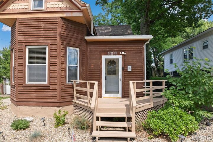Property Photo: 1809 Clawson Street IL 62002