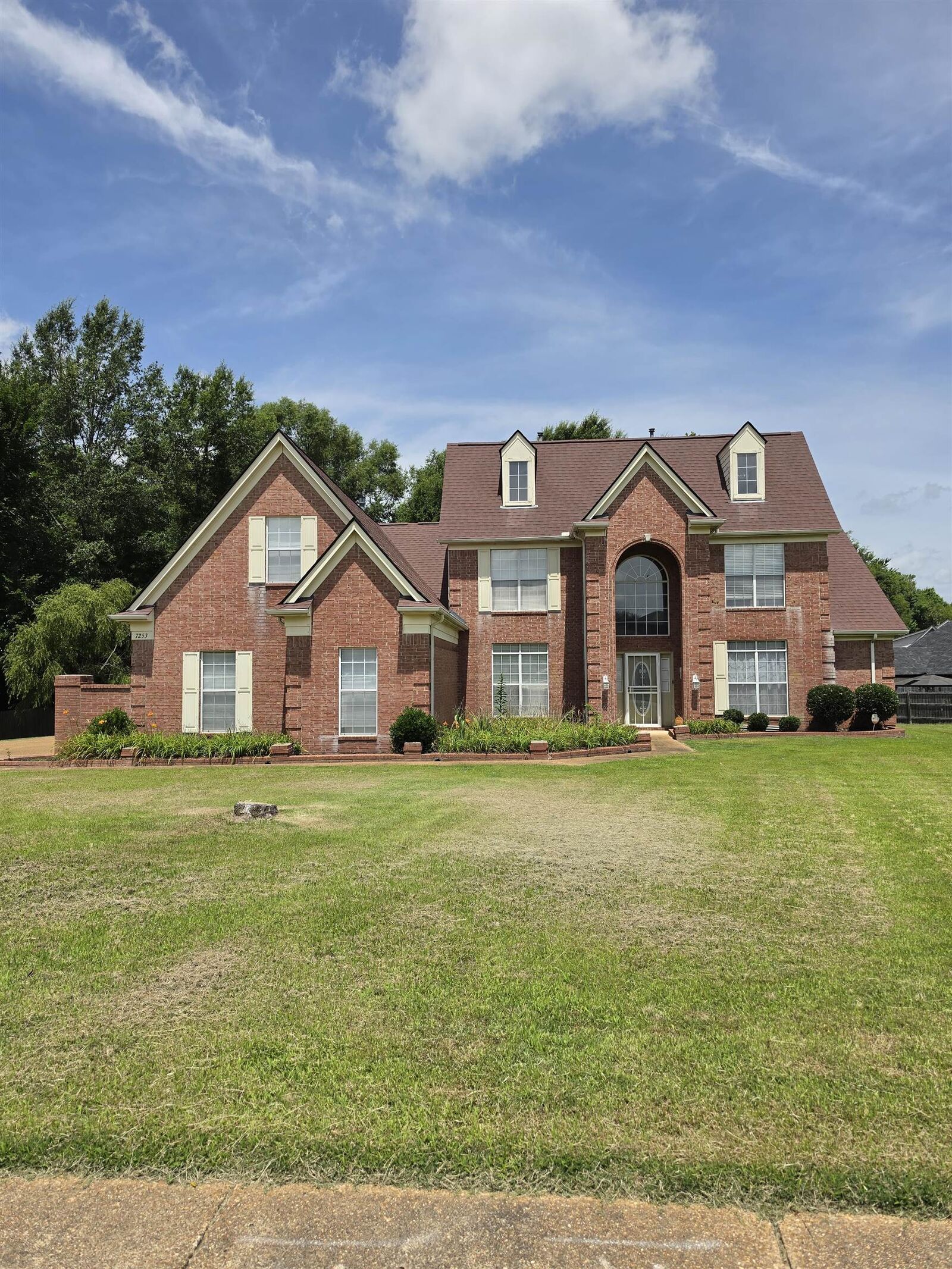 Property Photo: 7253 Rourke Cir TN 38125