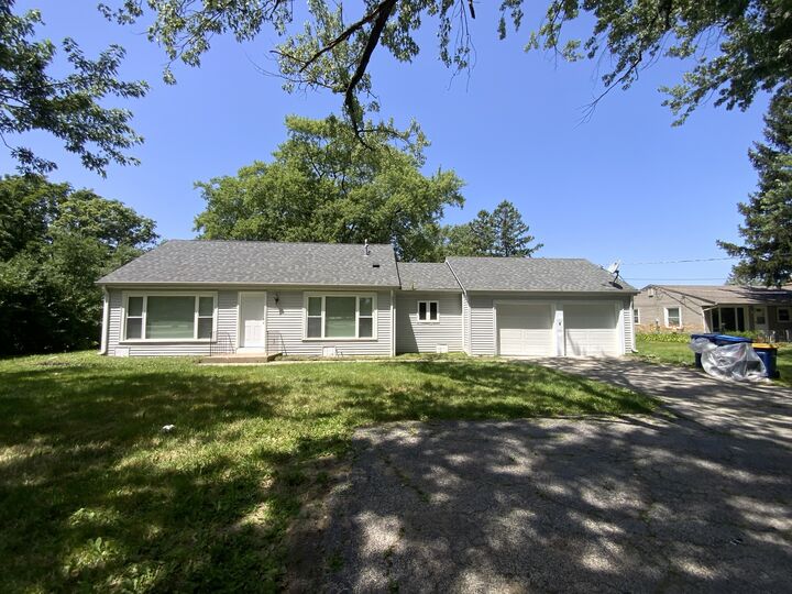 Property Photo:  340 Sanders Road  IL 60062 