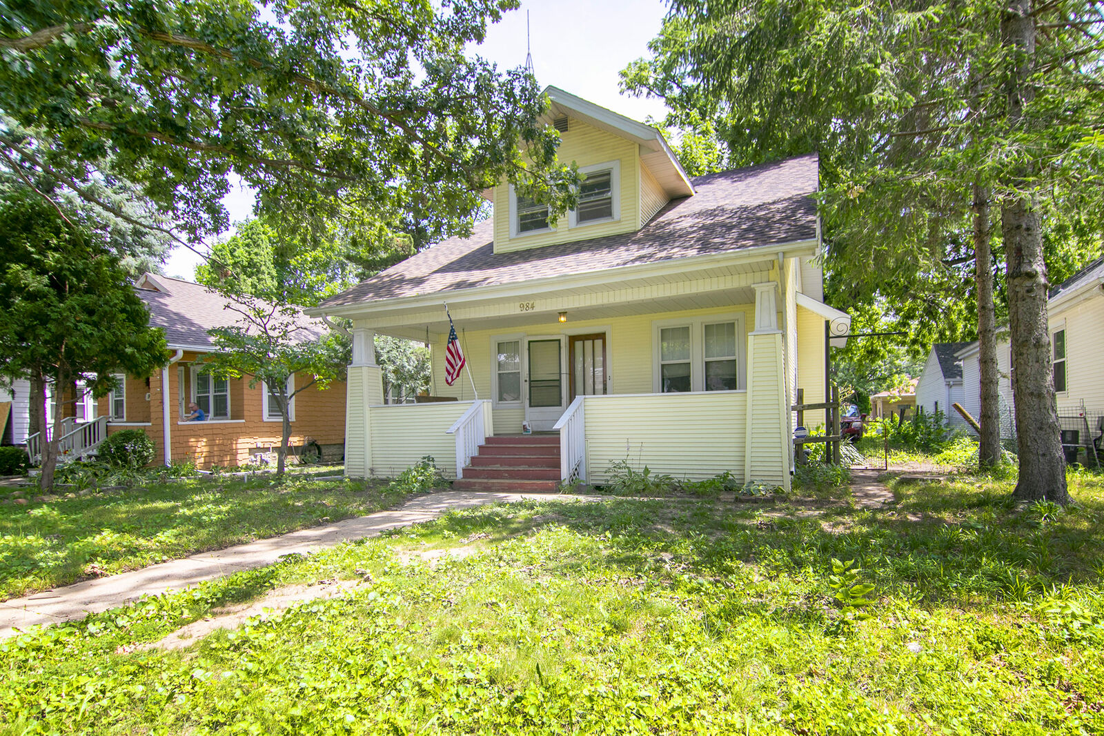 Property Photo: 984 S Poplar Avenue IL 60901