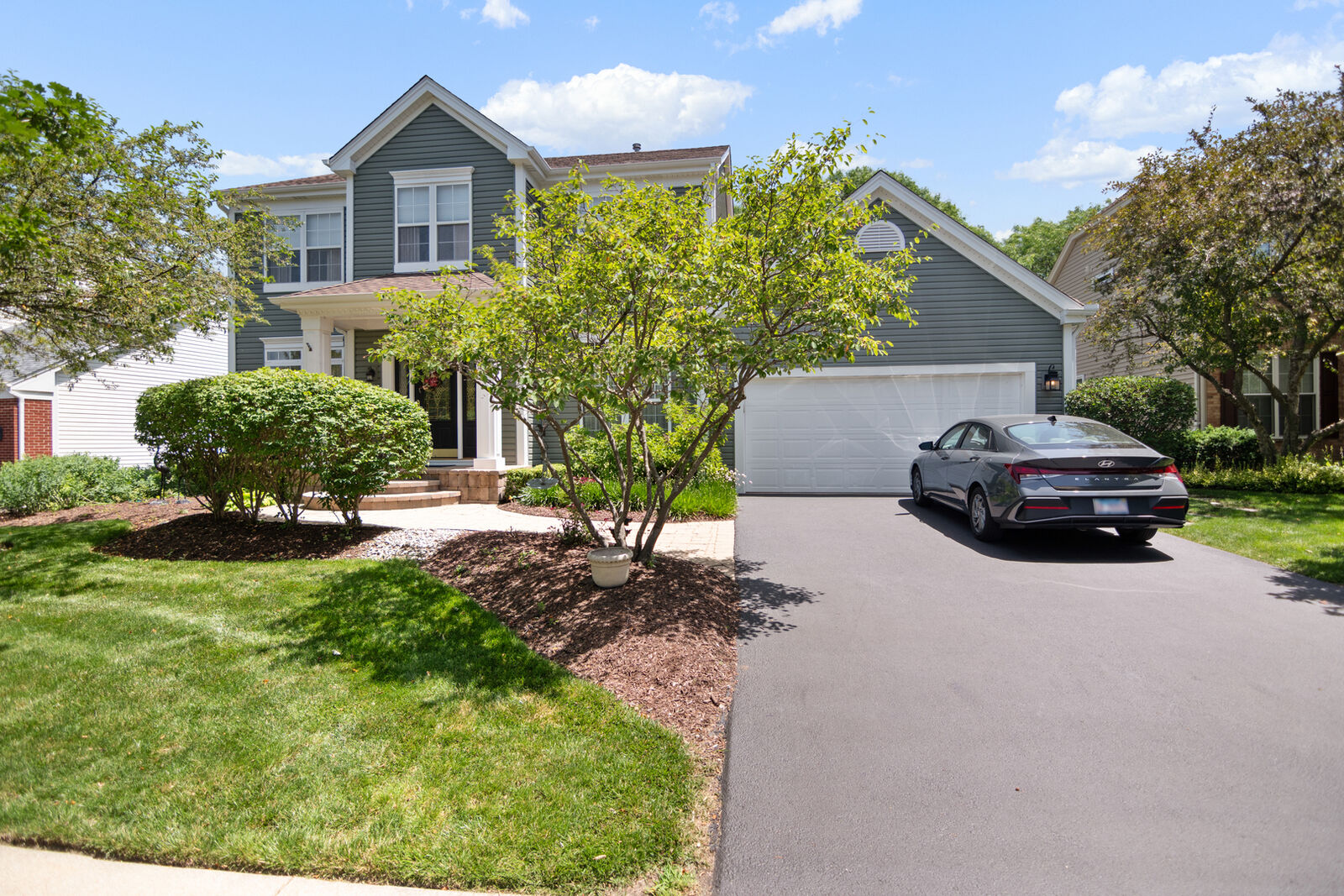 Property Photo: 597 Cliffwood Lane IL 60031