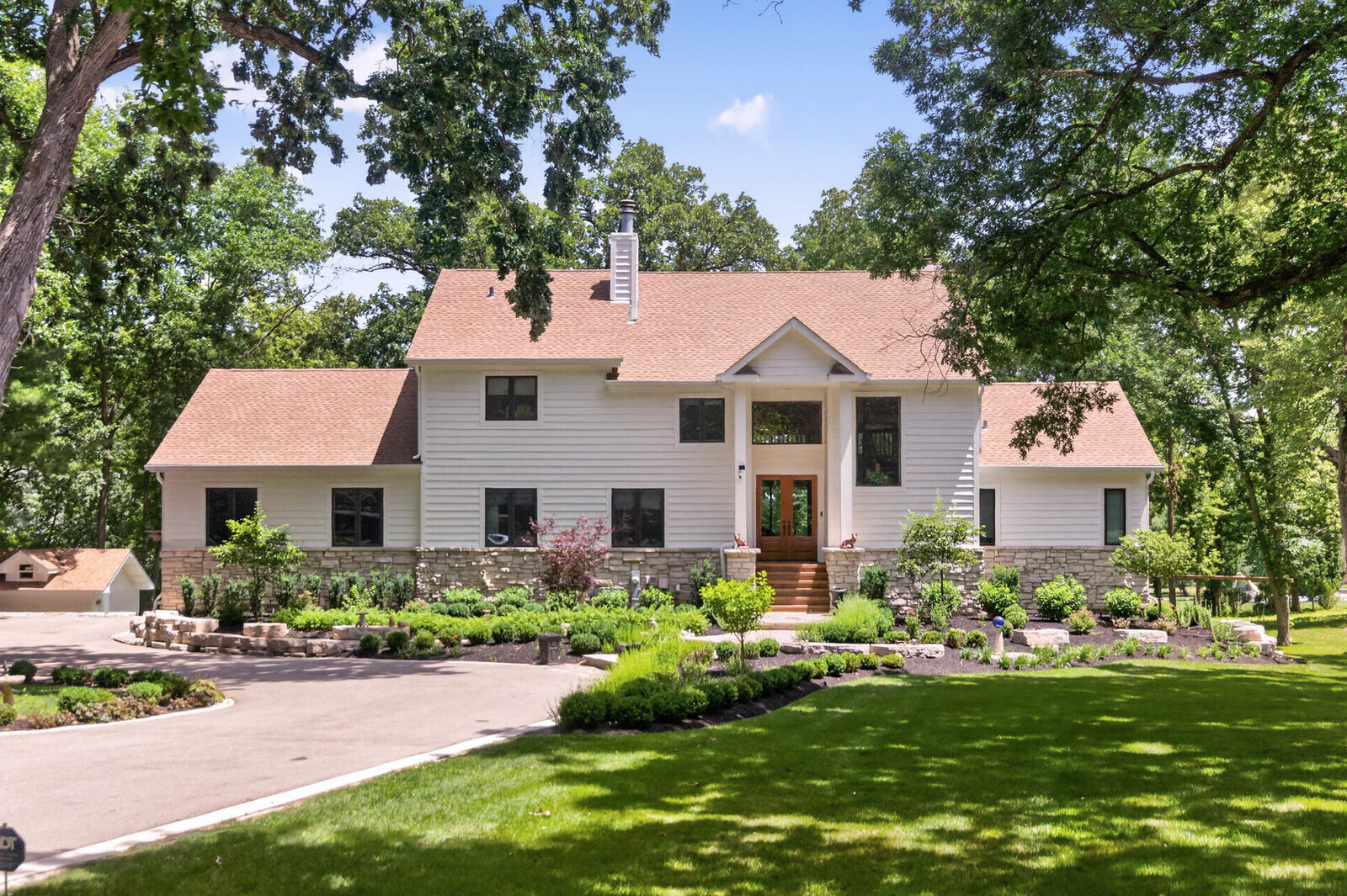 Property Photo: 41W438 Barlow Drive IL 60175