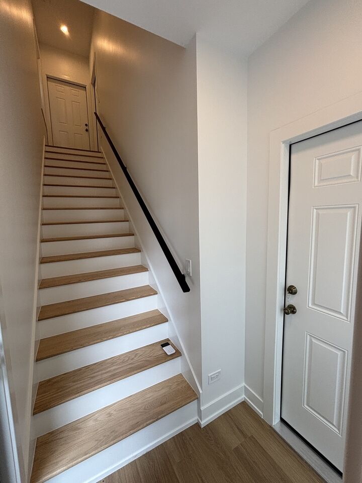 Property Photo: 6042 S Eberhart Avenue 2 IL 60637