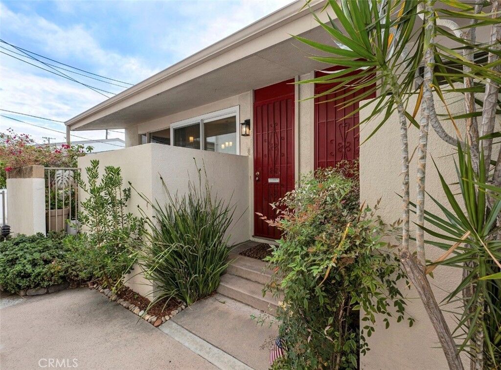 Property Photo:  4414 W Kling Street  CA 91505 